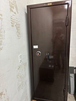 Browning safe mint condition