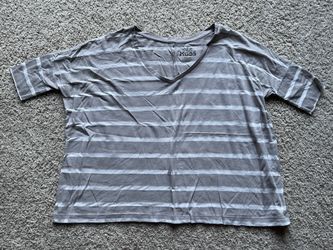 Women’s Gray Shirt