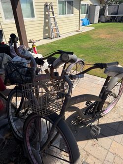 (2) 3- speed beach cruisers
