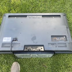 47 Inches Vizio Flat Screen Older Style