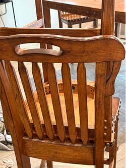 Free pub height table with 5 chairs