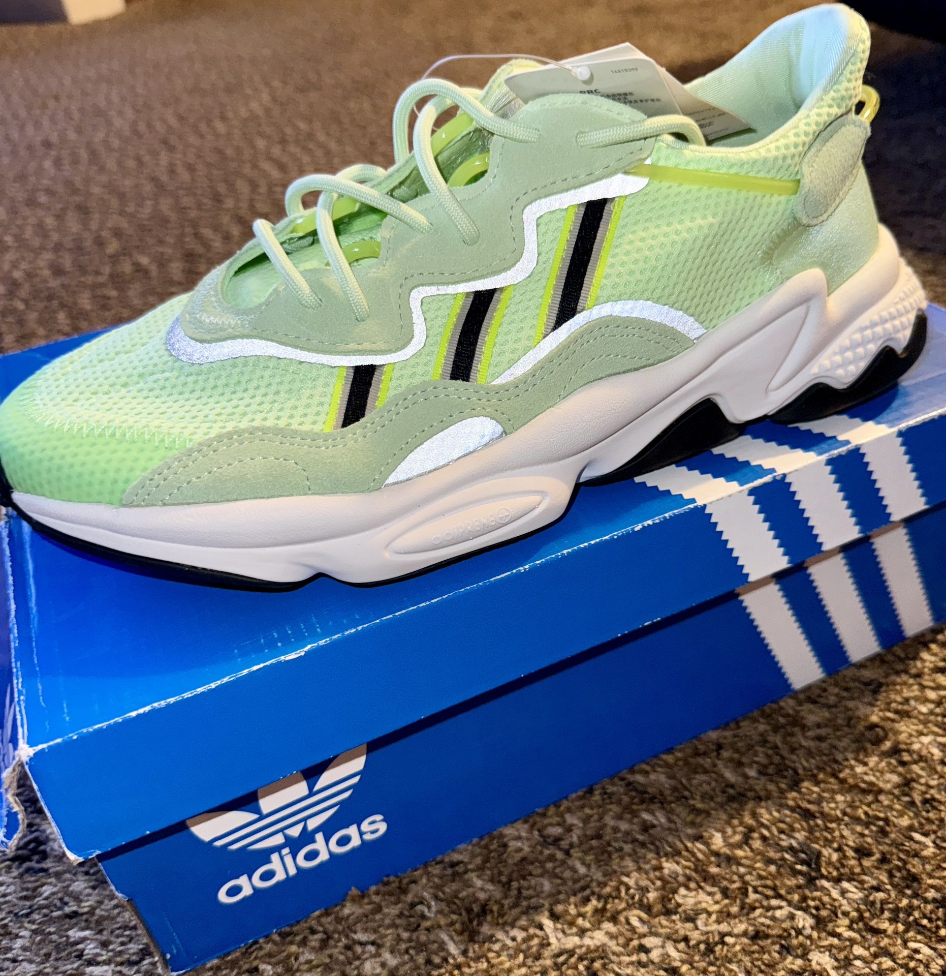 Adidas OZWEEGO Glow Green - 9.5 M 11 W