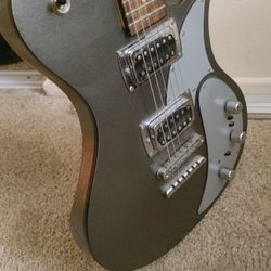 First Act VE591 Guitar With Built-in Pre Amp
