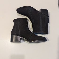 NEW Black women boots