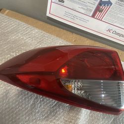 2016-2018 Hyundai Tucson Left Tail Light 