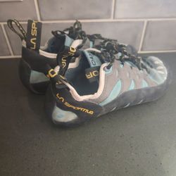 Women's size 7 Climbing Shoes