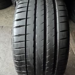 265 30 20 Michelin Pilot Sport 4s Tire 