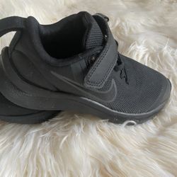 Boys Nikes Size 11 