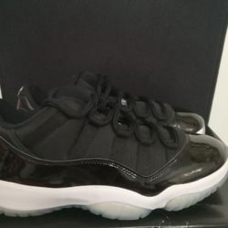 Air Jordan 11 Retro Size 9.5 W/Box