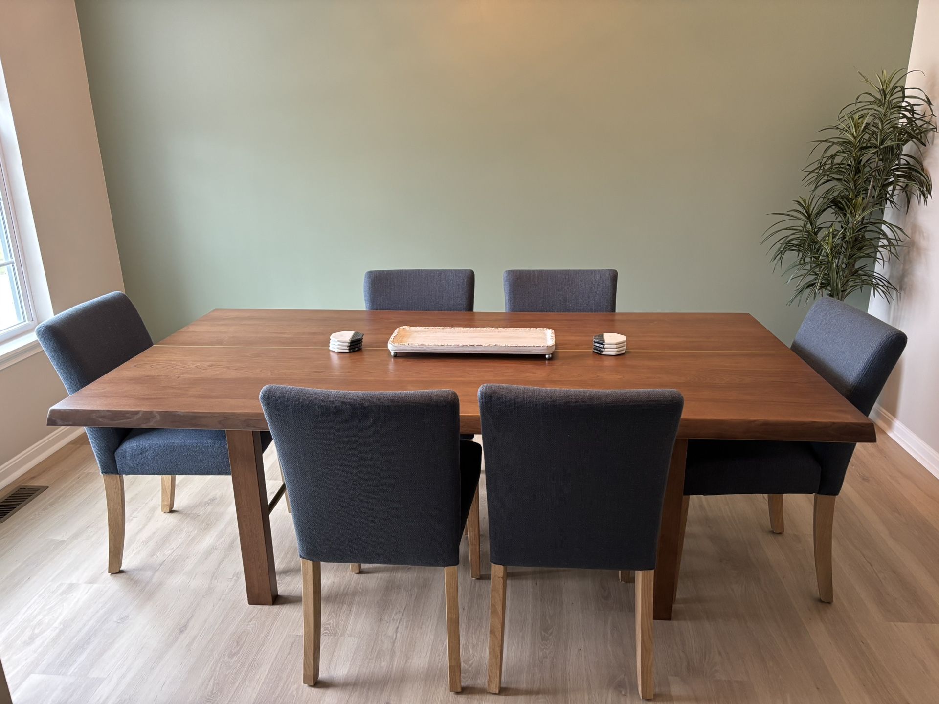 Crate & Barrel Dining Table And Chairs