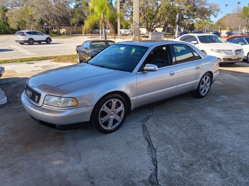 2001 Audi S8