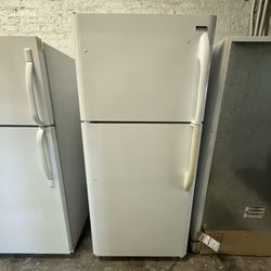 Used Kenmore Refrigerator White 30” 