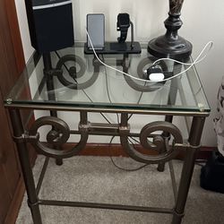 IRON KING  👑  BED & IRON Night Stand 