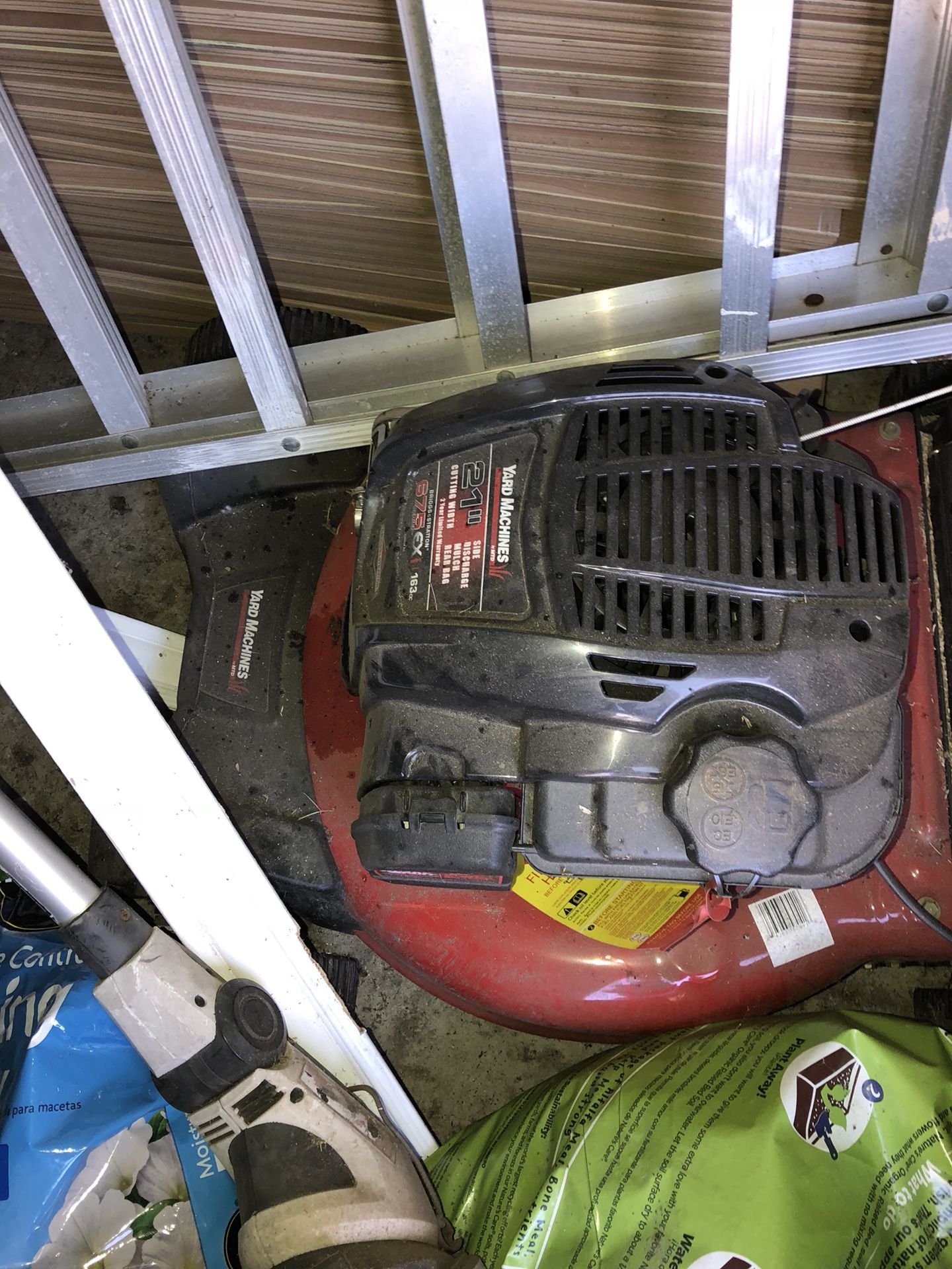 Barely used Yard Machine lawn mower (675exi model 11a-b9a9729)