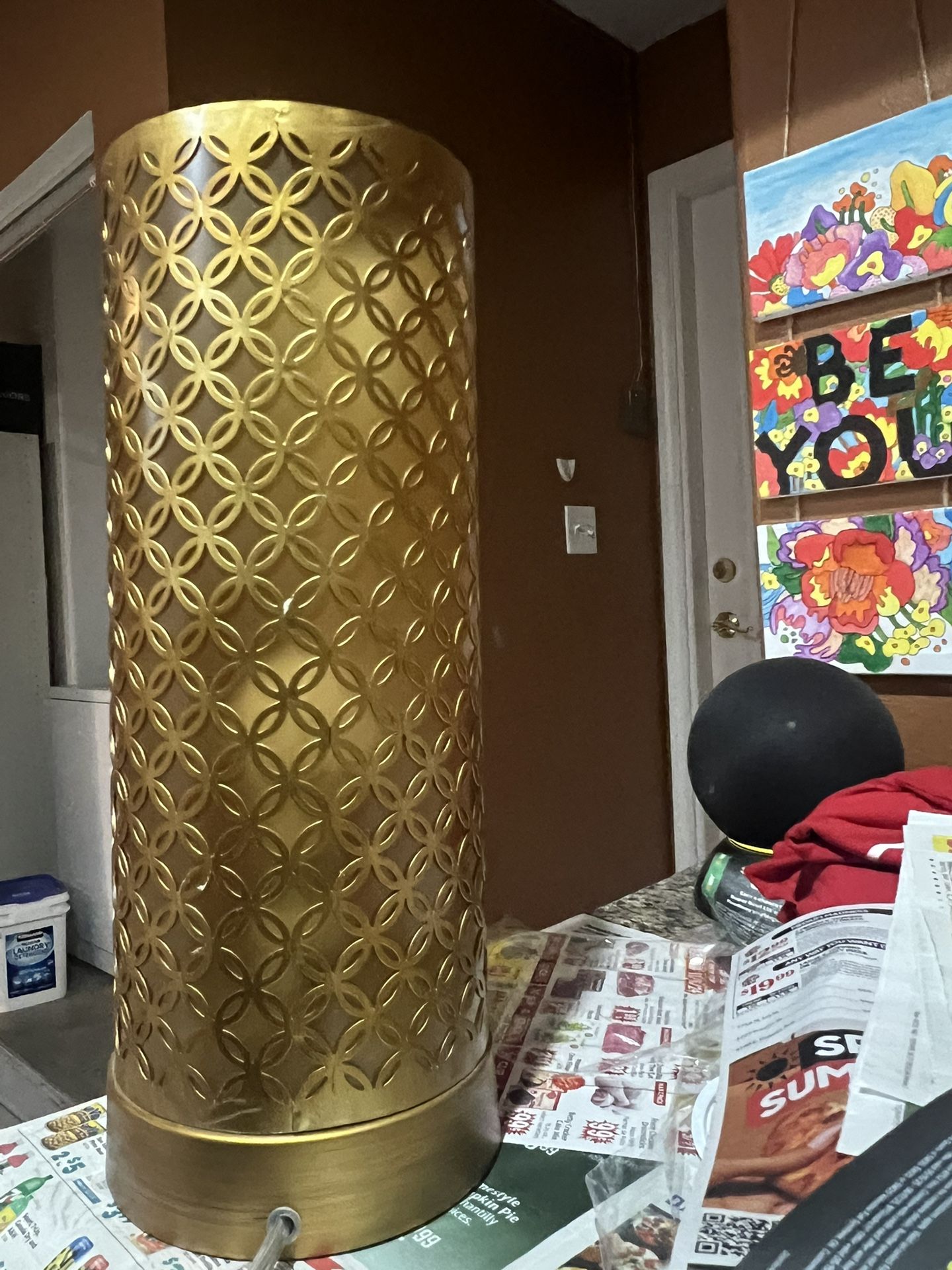 β¨ Classy Gold Table Lamp β Excellent Condition β Only $30! β¨