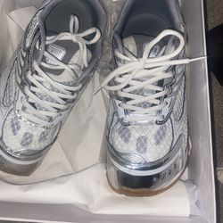 Bottegas Size 10 Men Firm On Price 
