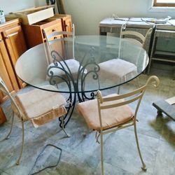 Glass Round Table 