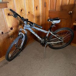26’ Inch Giant Rincon Mountain Bike