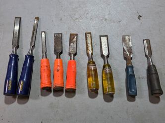 9 good working wood chisels