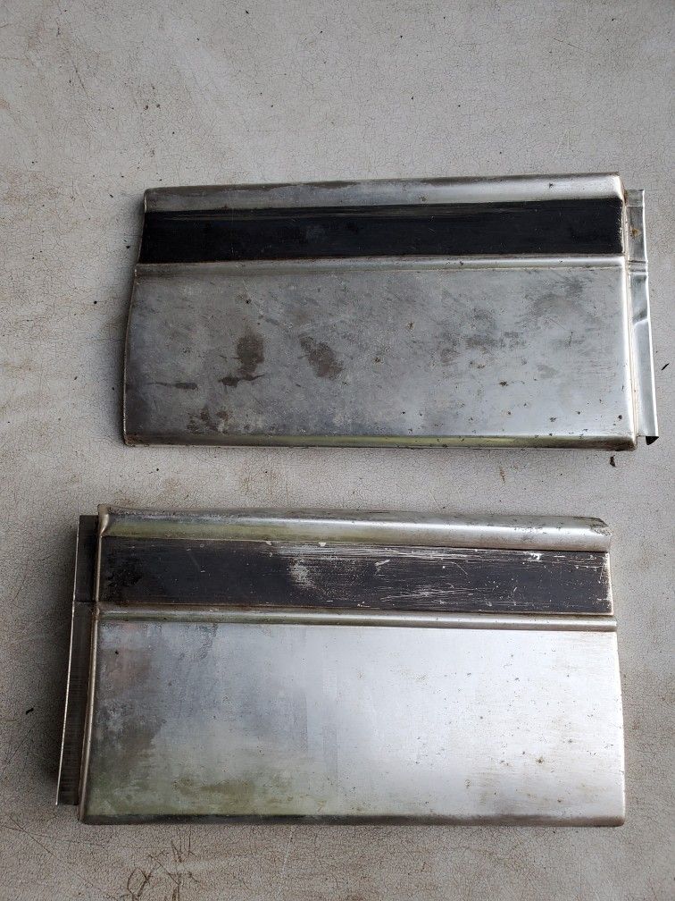 CHEVY FENDER MOLDINGS