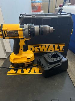 Cordless dewalt drill-driver