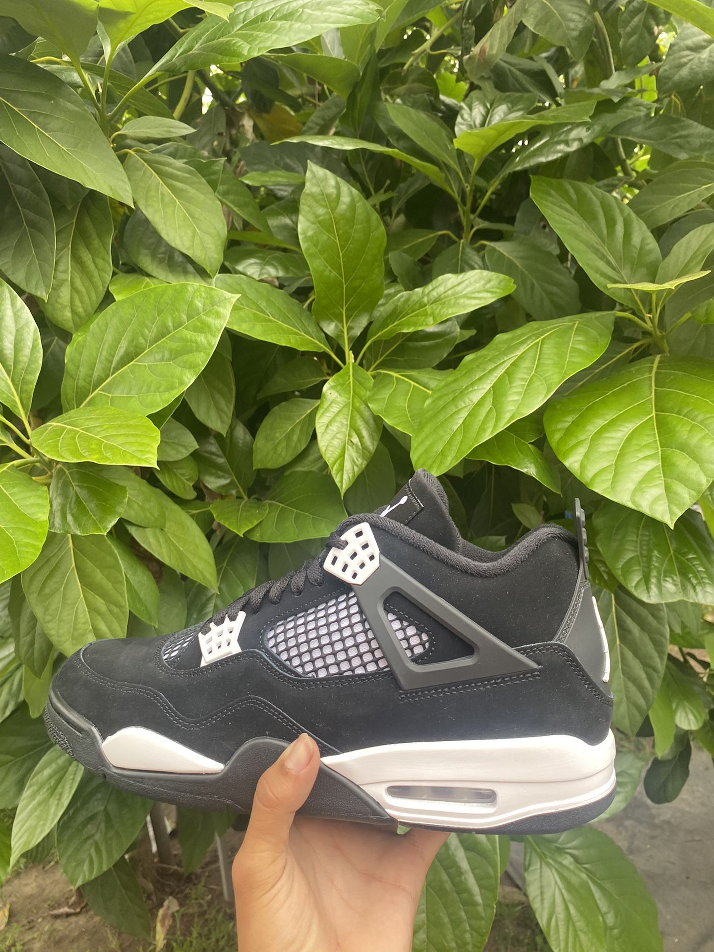 Jordan 4 Retro White Thunder