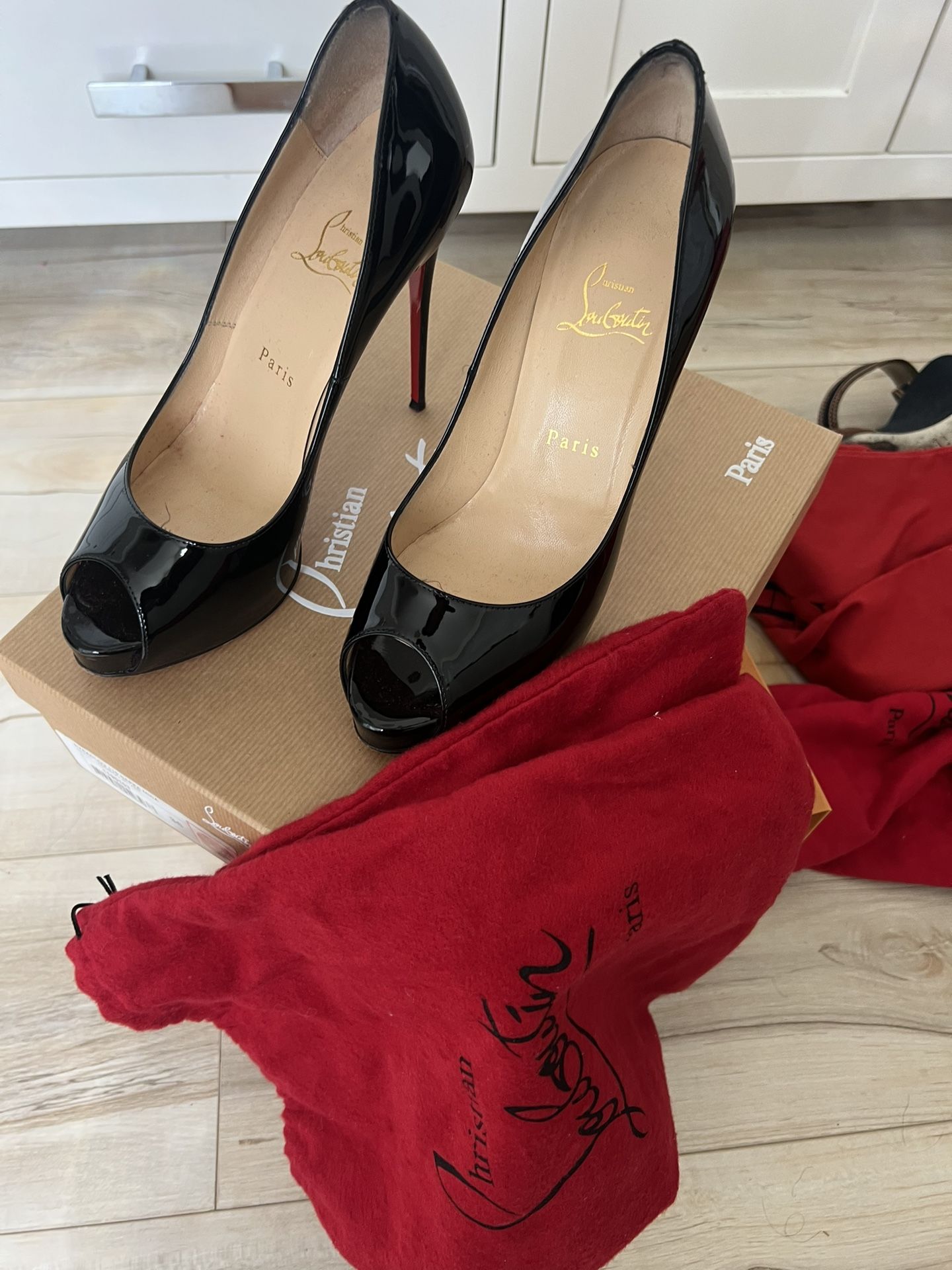 Authentic Christian Louboutin Heels Size 8 Comes With Dust Bags And Box