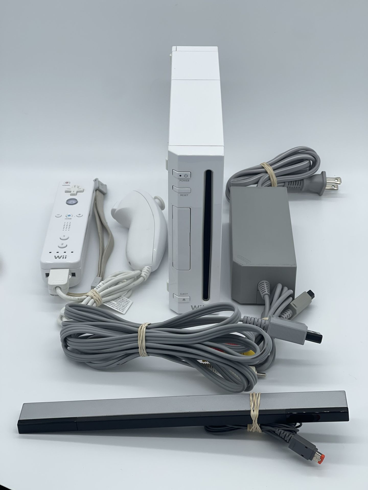 Nintendo Wii Console (White) **Tested**