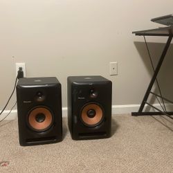 2 Pioneer DJ Speakers 