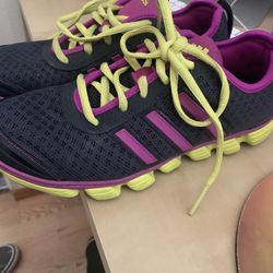 Women Adida Shoes Size 6