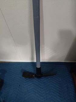 Wooden handle Pick