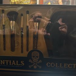 Essentials Makeup Set