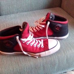 Converse Hi Tops Men's Maroon & Black Size 9.5  Used But In Good Shape