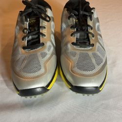 NIKE MEN’S 8 HYPERFUSE ASCEND LUNARLON GOLF ATHLETIC SILVER YELLOW