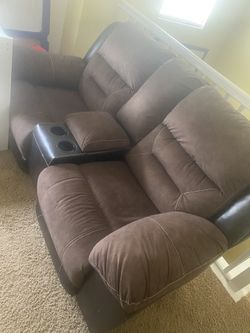 Recliner sofas