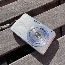 Vintage Sony Cybershot W180 Y2K Digicam 