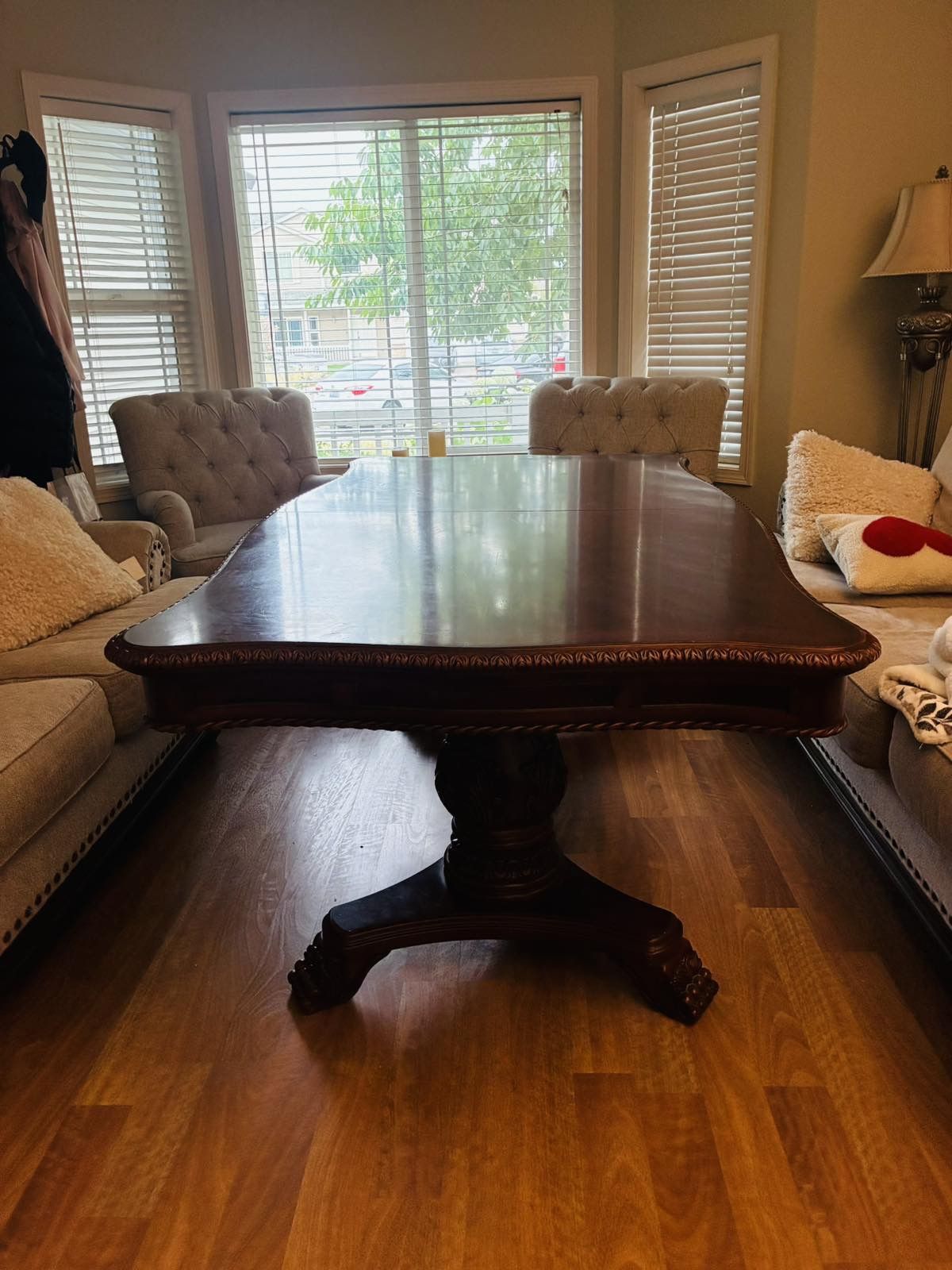 Elegant Expandable Dining Table
