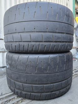 (2) 335 30 20 Pirelli Tires 