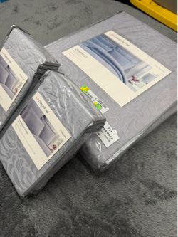 NEW Liz Claiborne Gray Felicity Full/Queen Coverlet 3-Piece Set!