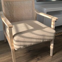 INK+IVY Kelly Accent Chair in a Pool Great Condition.