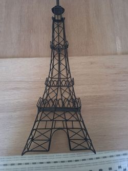 Metal wire Eiffel Tower wall/room decor — black, approx 20" to 25" tall