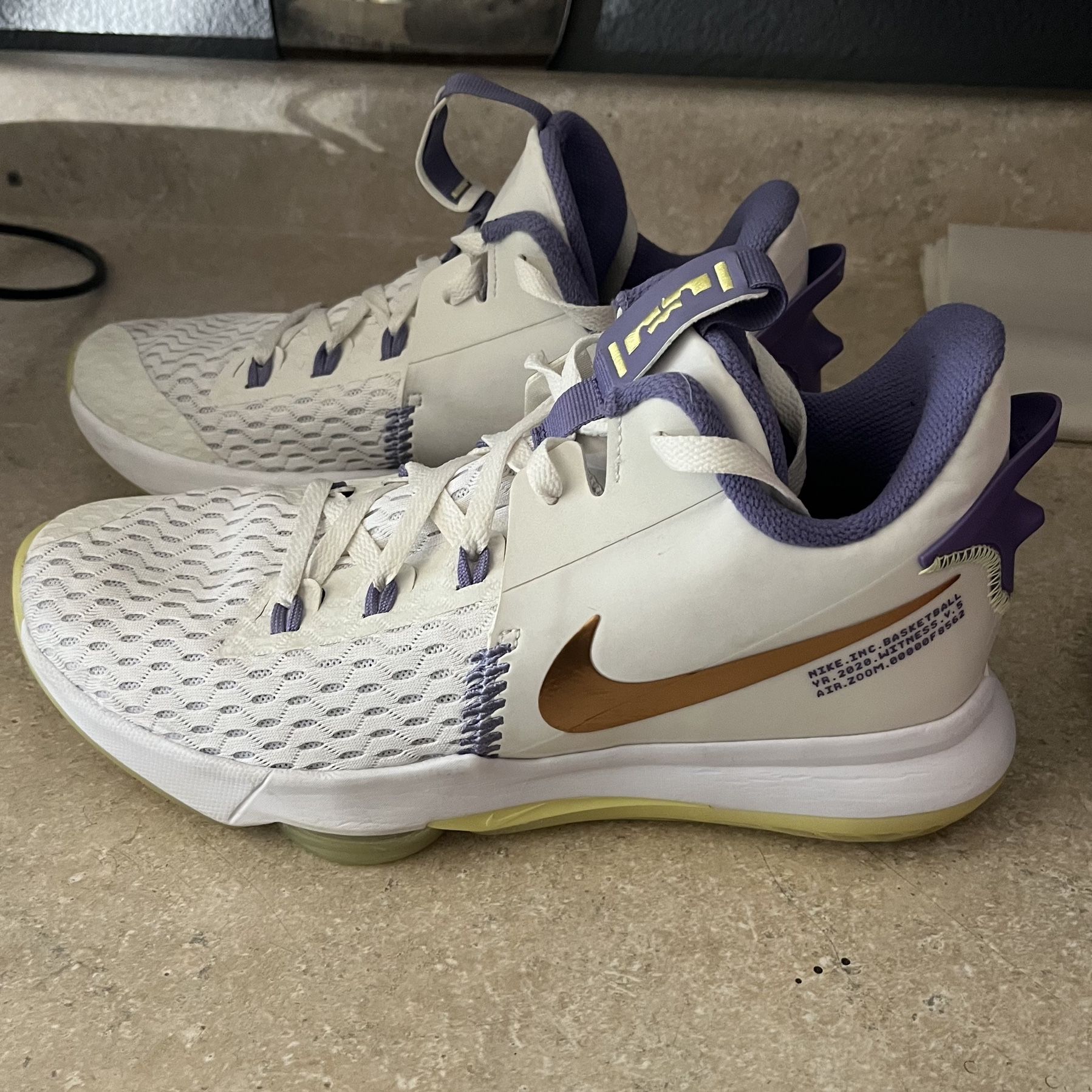 Nike LeBron Witness 5 Summit White Metallic Bronze Size 11 Nike Lebron Witness 5  main image 4