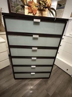 IKEA Dresser 👍 Like New 