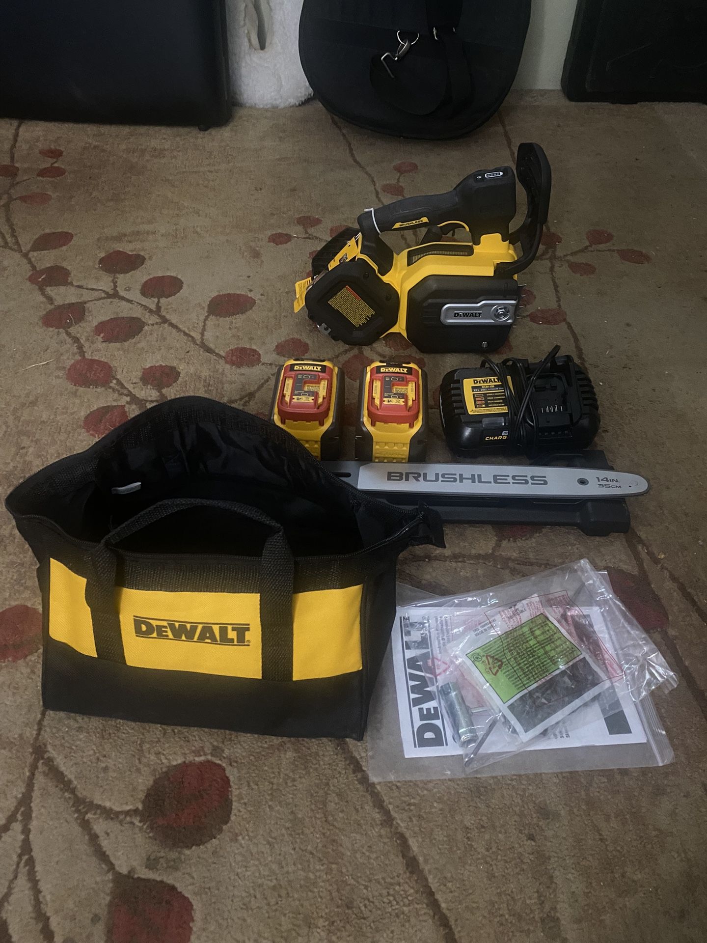 battery dewalt chainsaw 