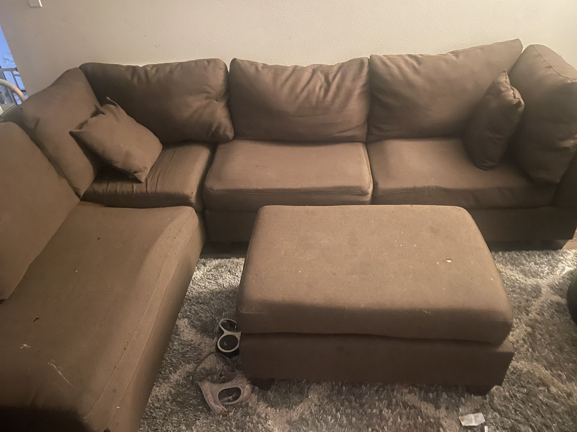 SECTIONAL COUCH