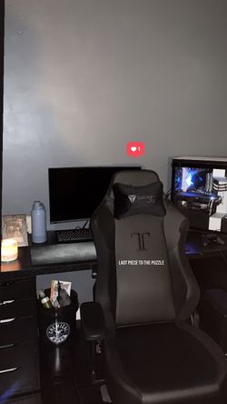 Secret Lab Titan Gaming Chair