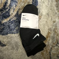 Nike Everyday Cushioned Ankle Socks Black SX7667-010 Size Small (W 4–6) NWT
