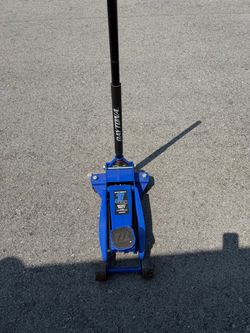 Floor jacks