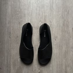 Black Leather PLOVER Sandals