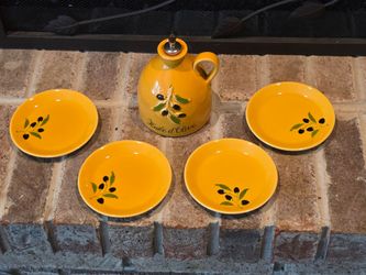 Yellow Olive Oil Cruet and 4 Small Dipping Plates